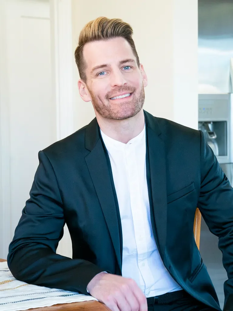 Every WFH Setup Needs These Two Things, According to Designer Orlando Soria