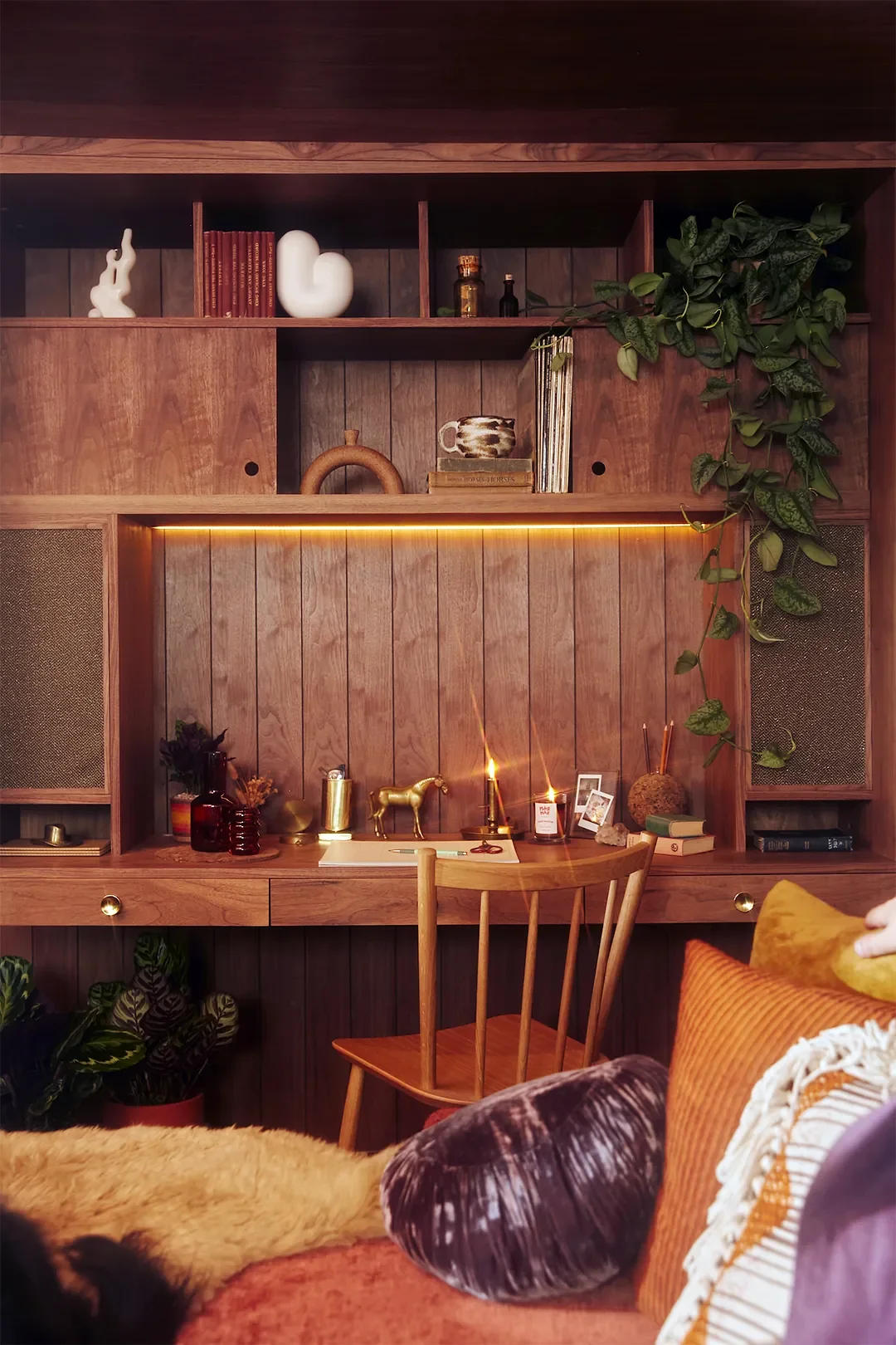 This Home Office Wraps Almost Everything in Shag Carpeting—and the Result Looks Surprisingly Modern