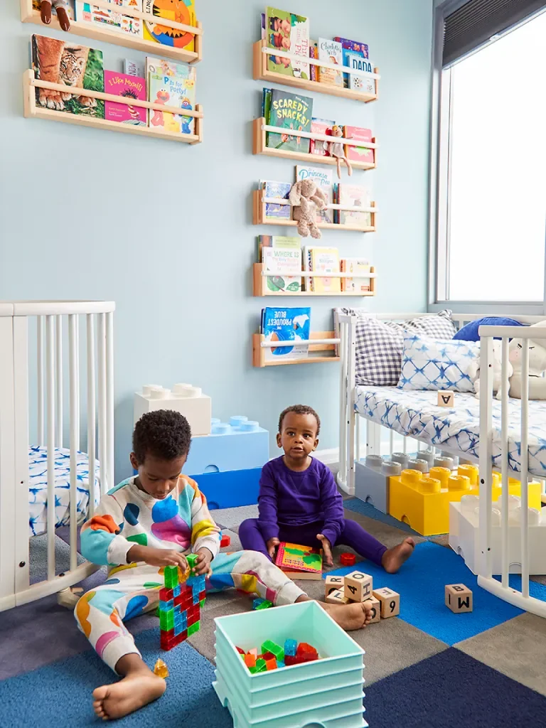 A 100-Square-Foot Room That’s a Home Office by Day and a Kids’ Bedroom by Night