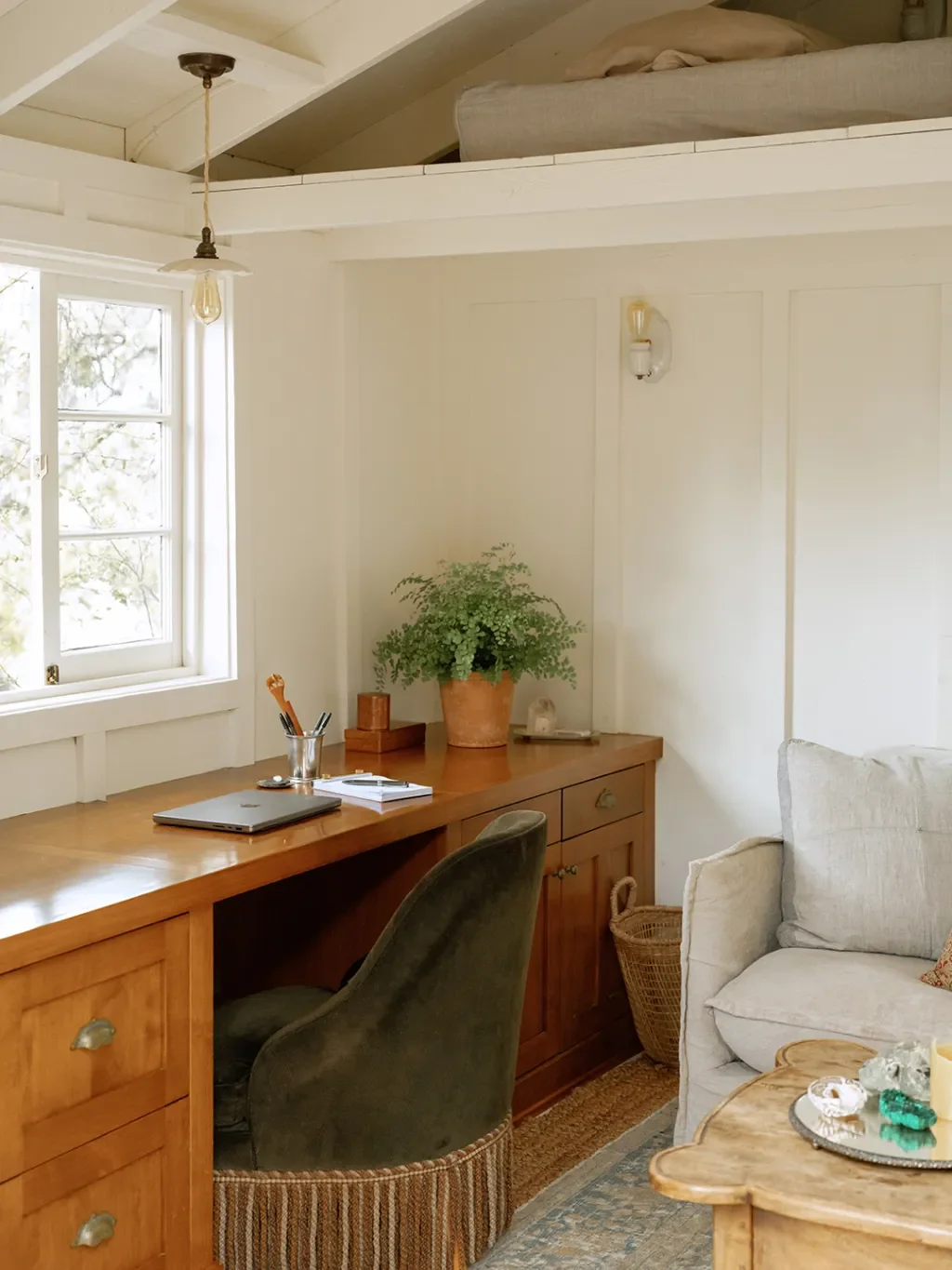 Smart Design Moves for Living Rooms That Double as Workspaces